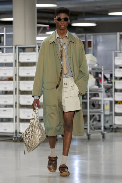 Look 11